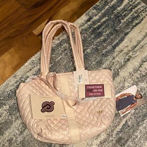 Peloton Oliver Thomas Kitchen sink bag w/2 patches